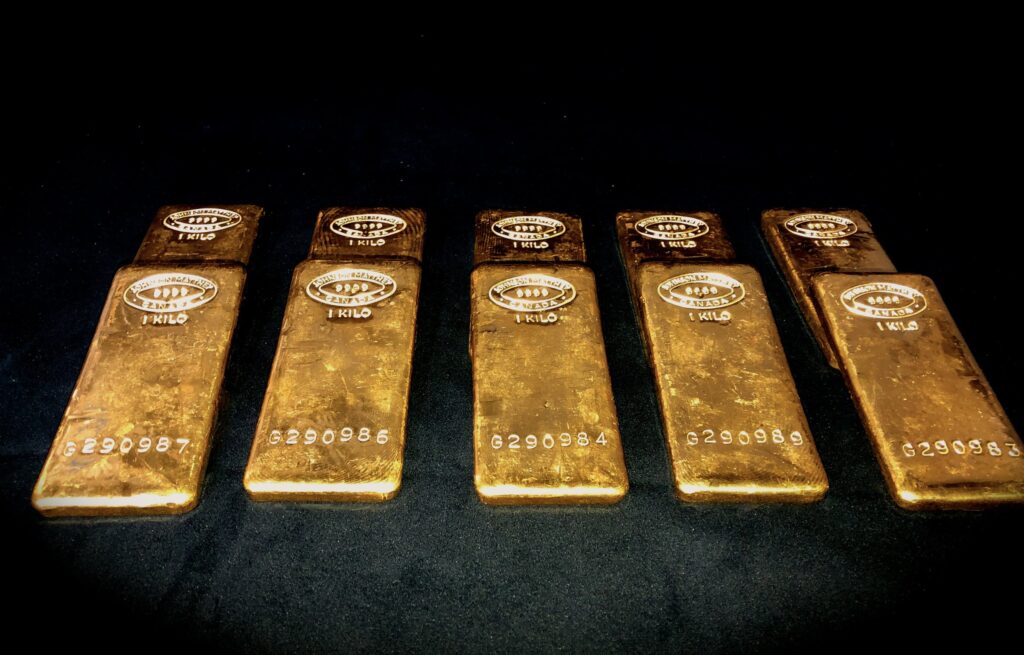 10-gold-1kg-bars-johnson-matthey