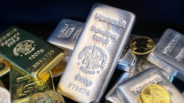 gold and silver bars mixed