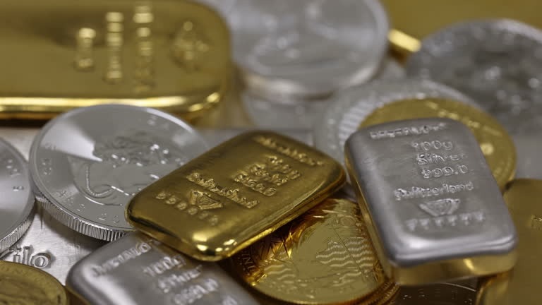 You are currently viewing Gold vs Silver InvestmentsGold vs Silver InvestmentsGold vs Silver Investments
