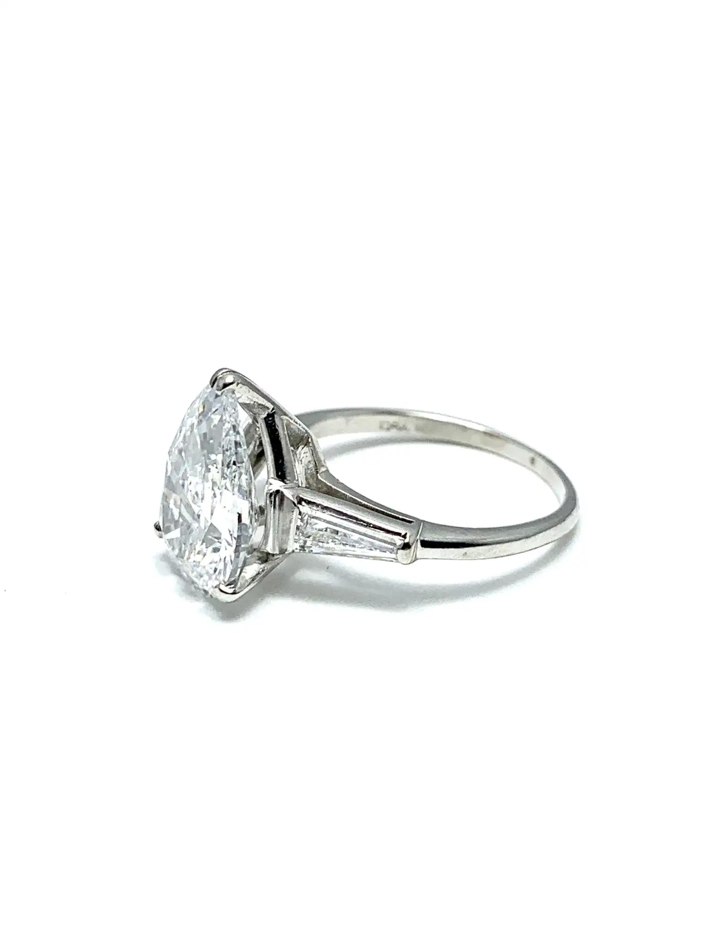 3.14 Carat D SI1 Pear Shape Diamond and Baguette Diamond Platinum Ring - Image 8