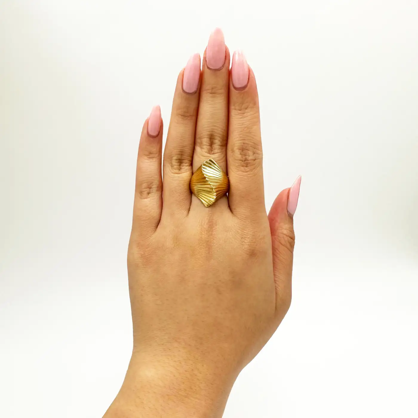 Cartier 18 Karat Gold Fluted Dome Ring - Image 6