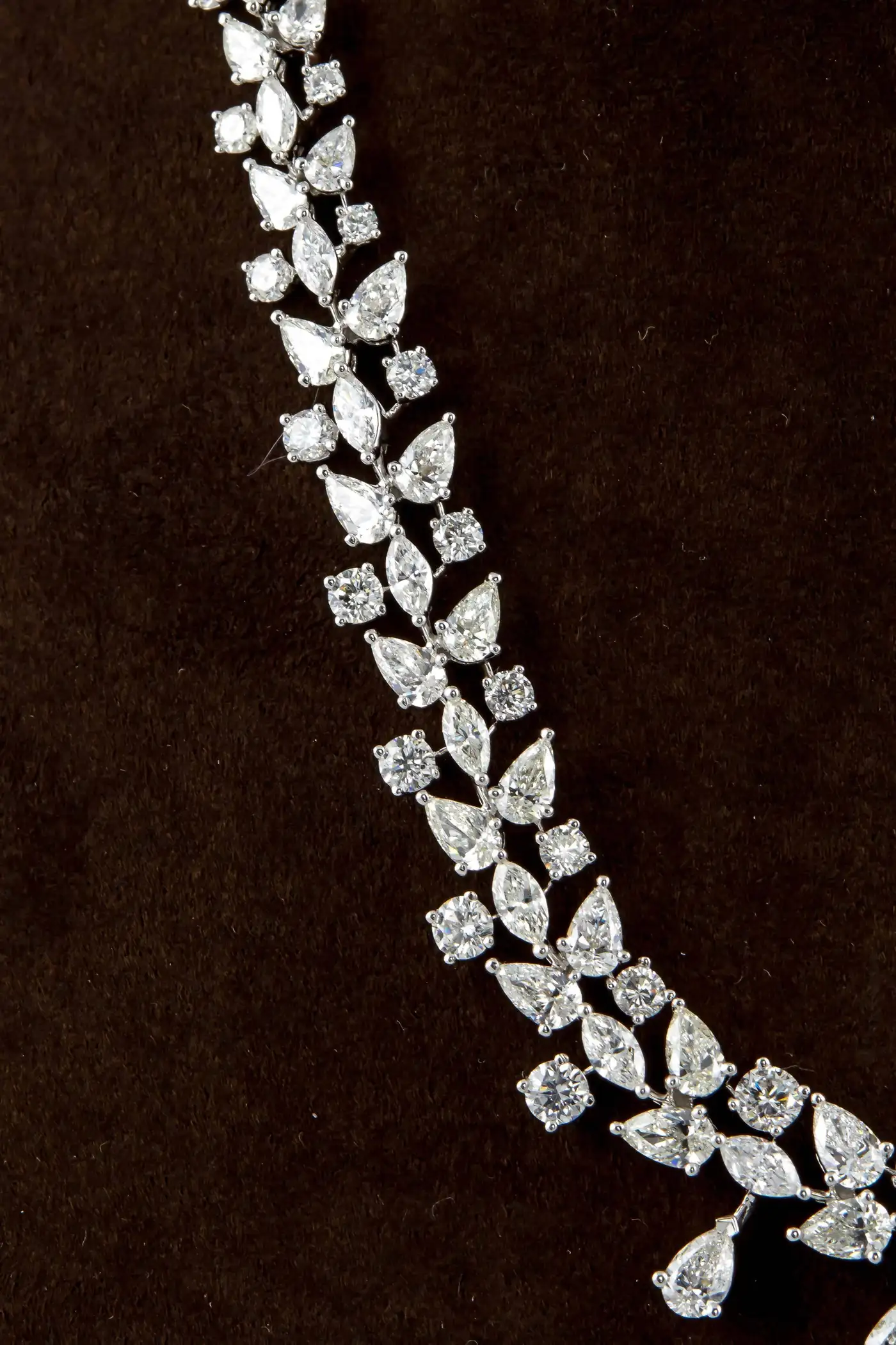 Classic Diamond Necklace For Sale - Image 4