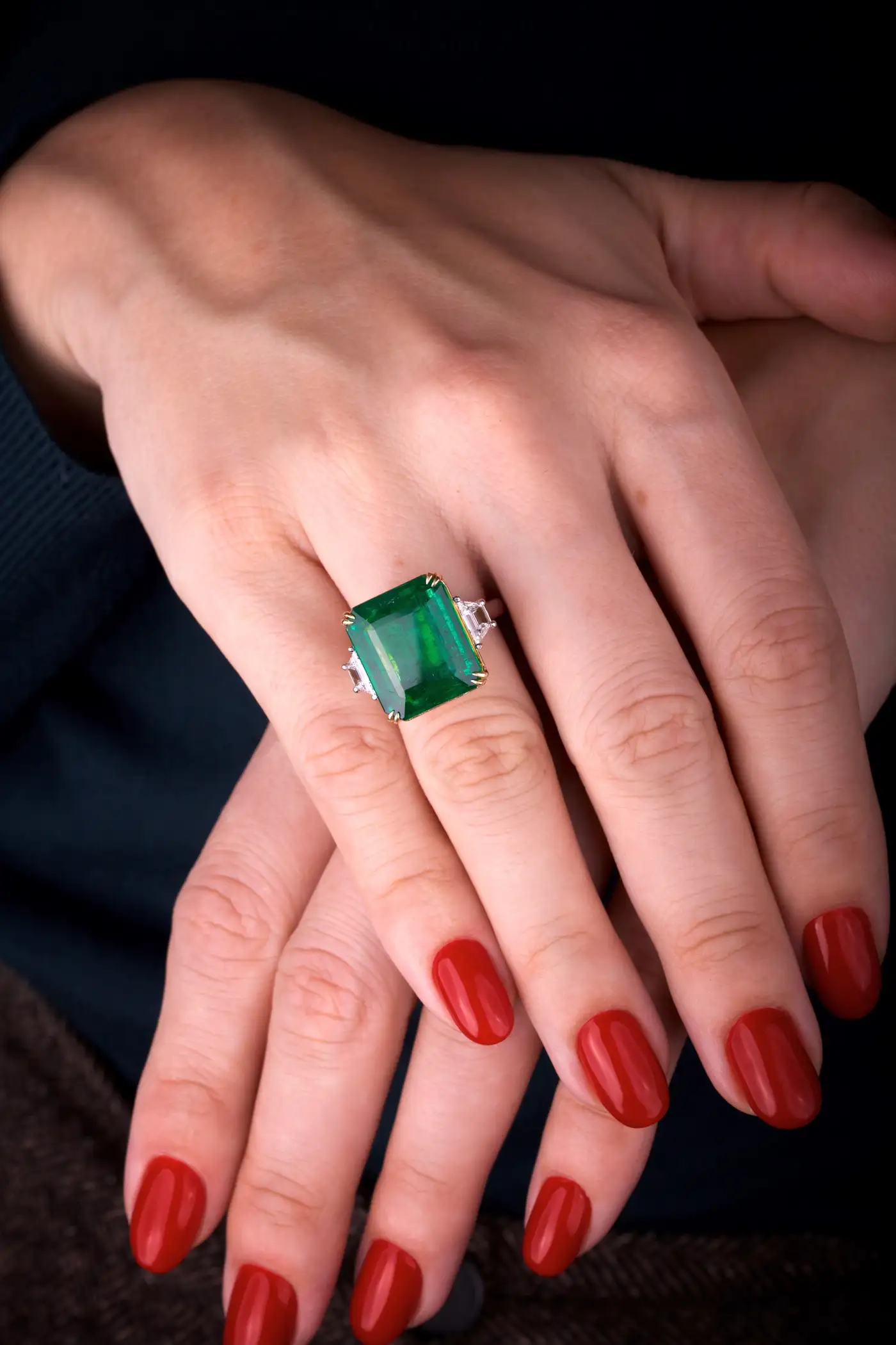 Emilio Jewellery Certified Vivid Green 17.08 Carat Emerald Diamond Ring - Image 9