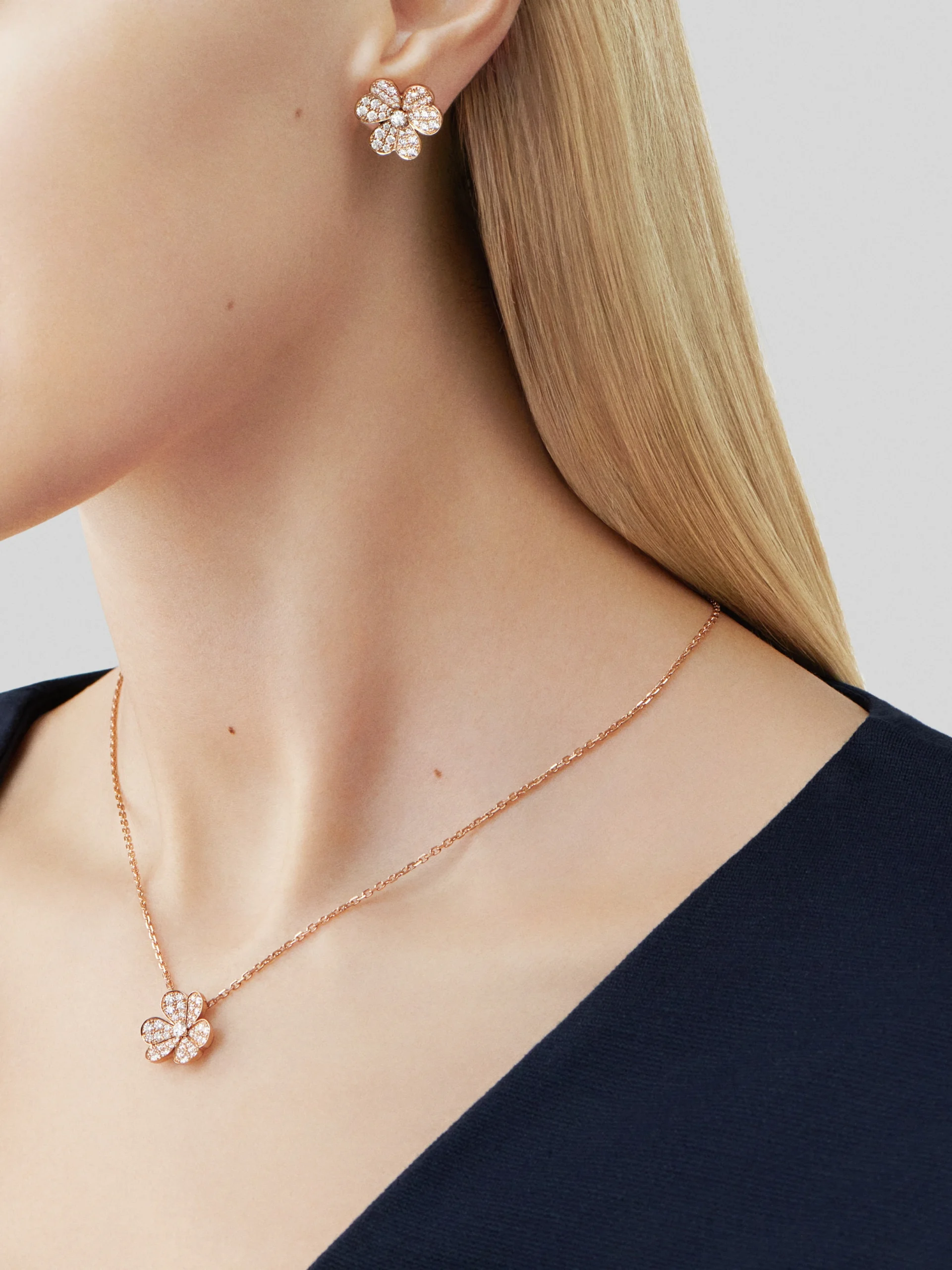 Buy small model Frivole pendant - Image 3