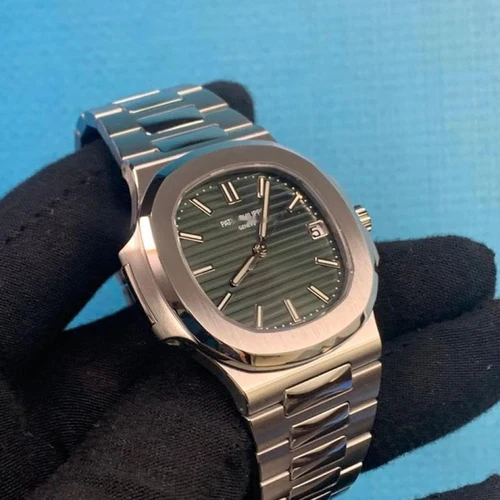 Patek Philippe 5711/1A Green Dial Nautilus - Image 3
