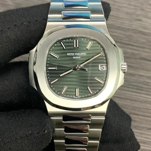 Patek Philippe 5711/1A Green Dial Nautilus - Image 2