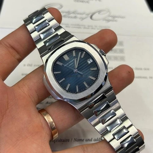 Patek Philippe Nautilus 5711 1A 010 BLUE 2013 FULL SET LIKE NEW - Image 2