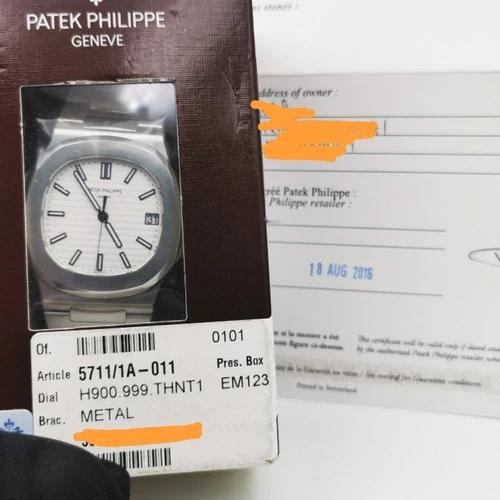 Patek Philippe Nautilus 5711 Double Sealed - Image 2