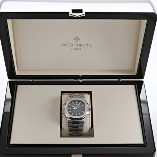 Patek Philippe Nautilus 5711/1A-010 Blue Dial Stainless Steel Bracelet - Image 3