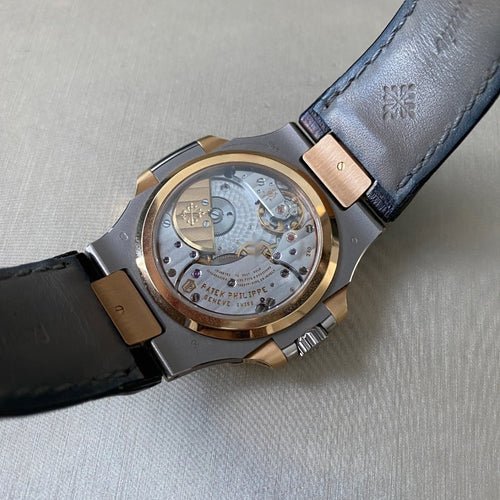 Patek Philippe Nautilus 5712GR Nautilus Bicolor White Gold & Rose Gold - Image 2