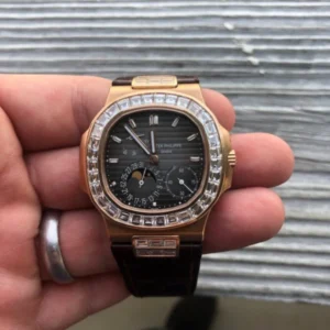 Patek Philippe Nautilus 5724R-001 Rose Gold Nautilus