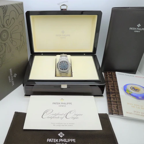 Patek Philippe Nautilus Jumbo 40mm blue gray / blau grau Ref. 5711 - German LC100 Full Set - 1st. owner - Image 3